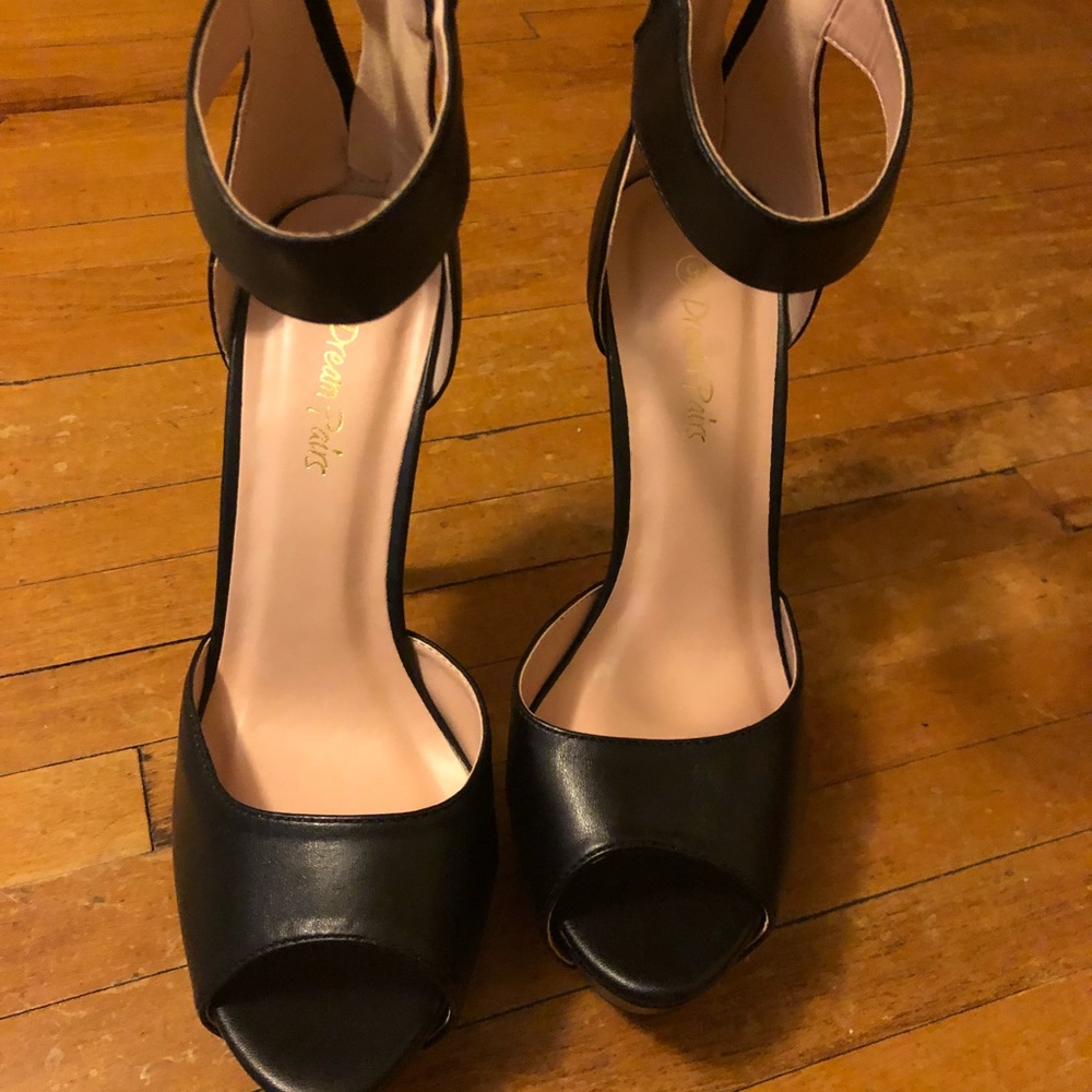 Black platform heels sz 9 never worn